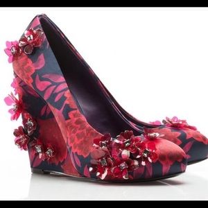 Tory Burch Floral Applique Satin Wedge sz 9.5